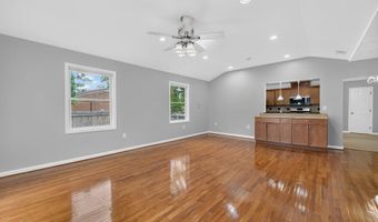 4906 UPLAND Dr, Alexandria, VA 22310