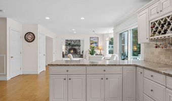 29 Weatherdeck Dr, Bourne, MA 02532