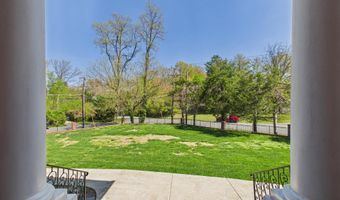 7801 RIDGEWOOD Dr, Annandale, VA 22003