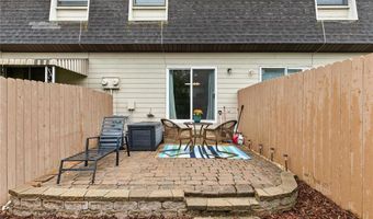 1210 Wicklow Rd Rd M, Ballwin, MO 63021