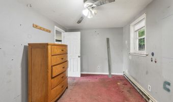 18 W Huntress Pond Rd, Barnstead, NH 03225