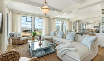 30 Walcott Ave, Jamestown, RI 02835
