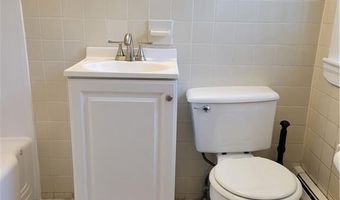 30 Catherine St 3, Bristol, RI 02809