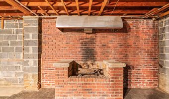 8 Greenwood Pl, Middletown, NJ 07748
