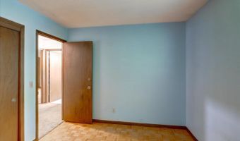 1702 Rae Ln, Madison, WI 53711