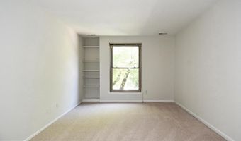 3302 WOODBURN VILLAGE Dr 23, Annandale, VA 22003