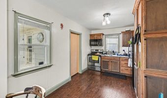 208 S 3rd St, Beresford, SD 57004