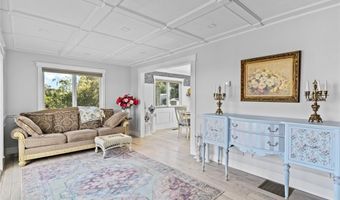 10 J H Dwyer Dr, Middletown, RI 02842