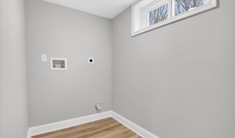 1607 N GLEBE Rd, Arlington, VA 22207