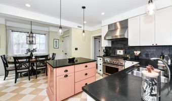 1812 N RANDOLPH St, Arlington, VA 22207