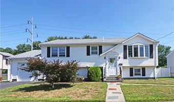 62 Valleybrook Dr, East Providence, RI 02914