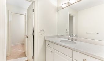 210 Chisholm Ct, Aurora, OH 44202