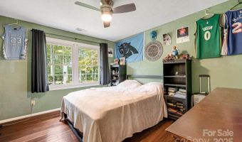 1 Glen Cove Rd, Arden, NC 28704