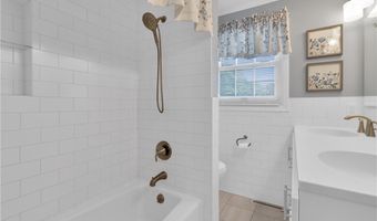 56 LaBelle Ter, Amherst, NY 14228
