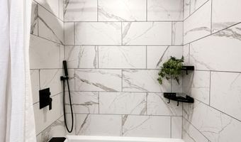 3831 N VERNON St N, Arlington, VA 22207