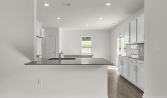 1052 Misty Creek Dr, Aberdeen, NC 28315