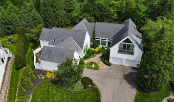 255 Bonnie Ln, Aurora, OH 44202