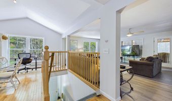 40 Meadow Dr, Bar Harbor, ME 04609