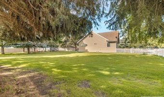210 W Salmon Ave, Arco, ID 83213