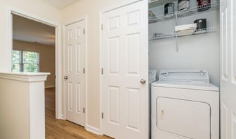 1010 Mica Lamp Ct, Apex, NC 27502