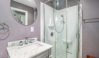 6 Laurel Dr, Brookfield, CT 06804