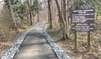 4024 IVA Ln, Annandale, VA 22003