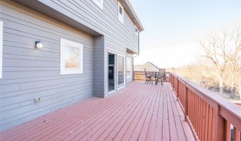 923 S 10th St, Adel, IA 50003