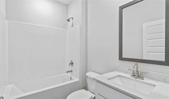 700 ASHETON Dr, Auburn, AL 36801