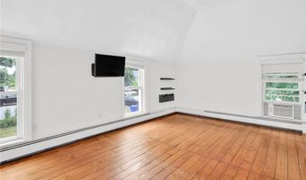 38 Padelford Ave, East Providence, RI 02915