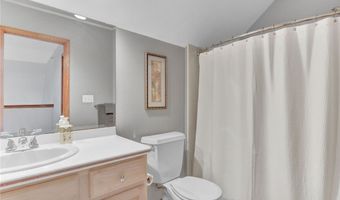 23 Gatehouse Ln, Amherst, NY 14051