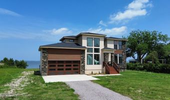 371 Narrow Shore Rd, Aydlett, NC 27916