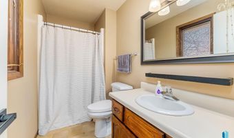 609 S Splitrock Blvd, Brandon, SD 57005