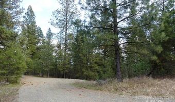 236 4th St, Cascade, ID 83611