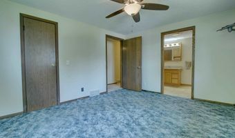 907 A Ave, Armstrong, IA 50514