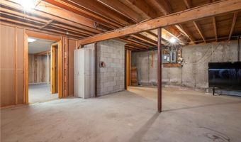 5 Lincoln Dr, North Smithfield, RI 02896