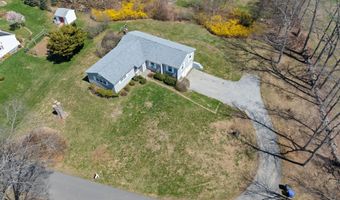 9 Evas Dr, Brookfield, CT 06804