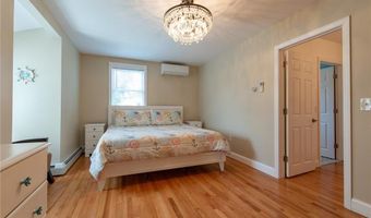 64 Juniper Trl, Narragansett, RI 02882