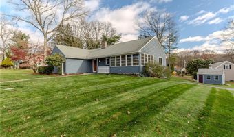 33 Rosewood Ln, Cumberland, RI 02864