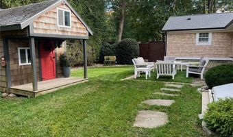 54 Isabelle Dr, Narragansett, RI 02882