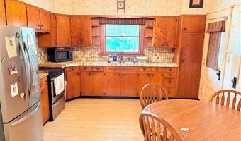 1404 S 8th St, Atchison, KS 66002