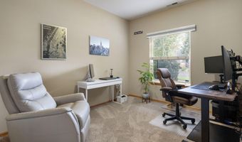 20650 Honeysuckle Ln, Bend, OR 97702