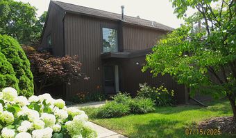 1 Westbury Ct, Ann Arbor, MI 48105