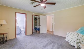 8474 Woolmarket Rd, Biloxi, MS 39532