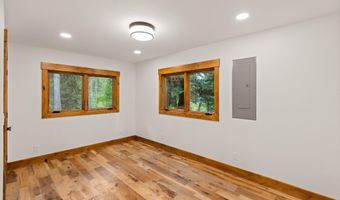 285 SPRUCE St, Alpine, WY 83128