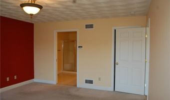 8 Sweet Corn Dr, Cranston, RI 02921