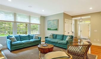 10 Owl Tree Ln, East Greenwich, RI 02818