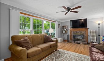 310 N Woodhill Dr, Amherst, OH 44001