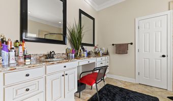 2013 Pointe Clear Dr, Biloxi, MS 39531