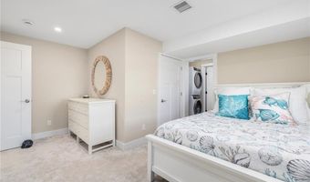 81 S Pier Rd, Narragansett, RI 02882