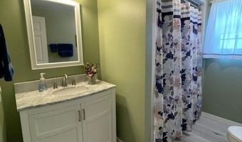 14 Grandview Dr, Berlin, NH 03570